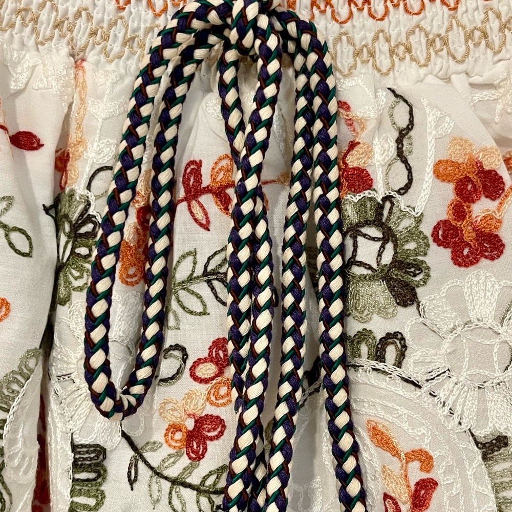 Hudson Gray White Floral Embroidered Tiered Skirt Boho Cottage Core Cowgirl Chic - Picture 3 of 7